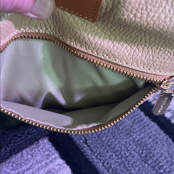 Valentina Elegant Tan Leather Women's Bag - Picture 4 of 13